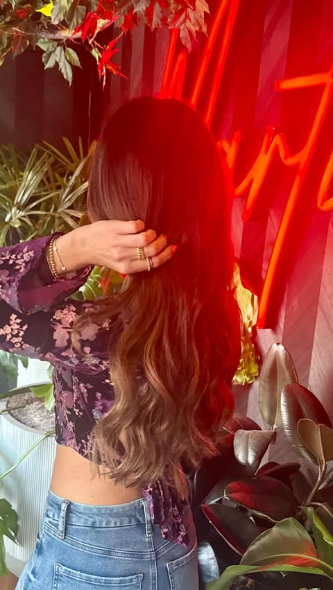 Instagram post by @hairbylindsaycole for BELLAMI Hair®. Caption reads: [...] tried it yet? 🎥: @hairbylindsaycole....