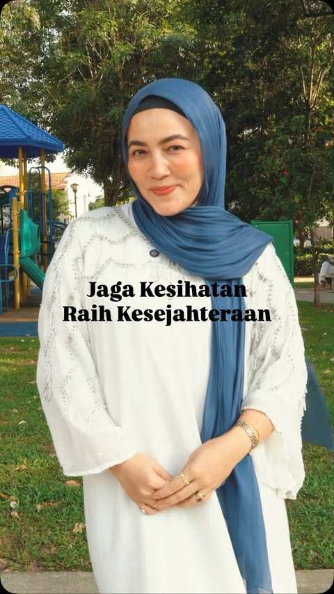 Instagram post by @malaquemahdaly for Health Promotion Board. Caption reads: Raya is here which means rendang, ketupat, kuih....