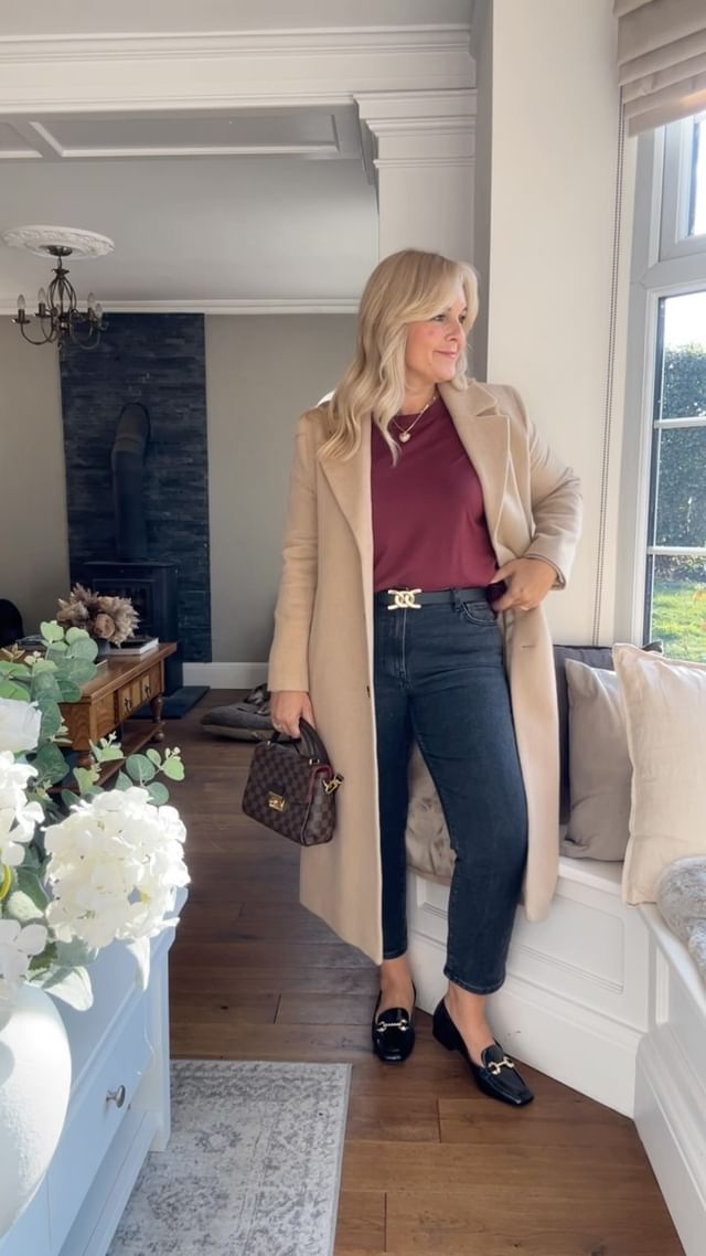 Instagram post by @lovestyle40 for Edge of Ember. Caption reads: A smart look with burgundy & camel #grwm 
Happy....