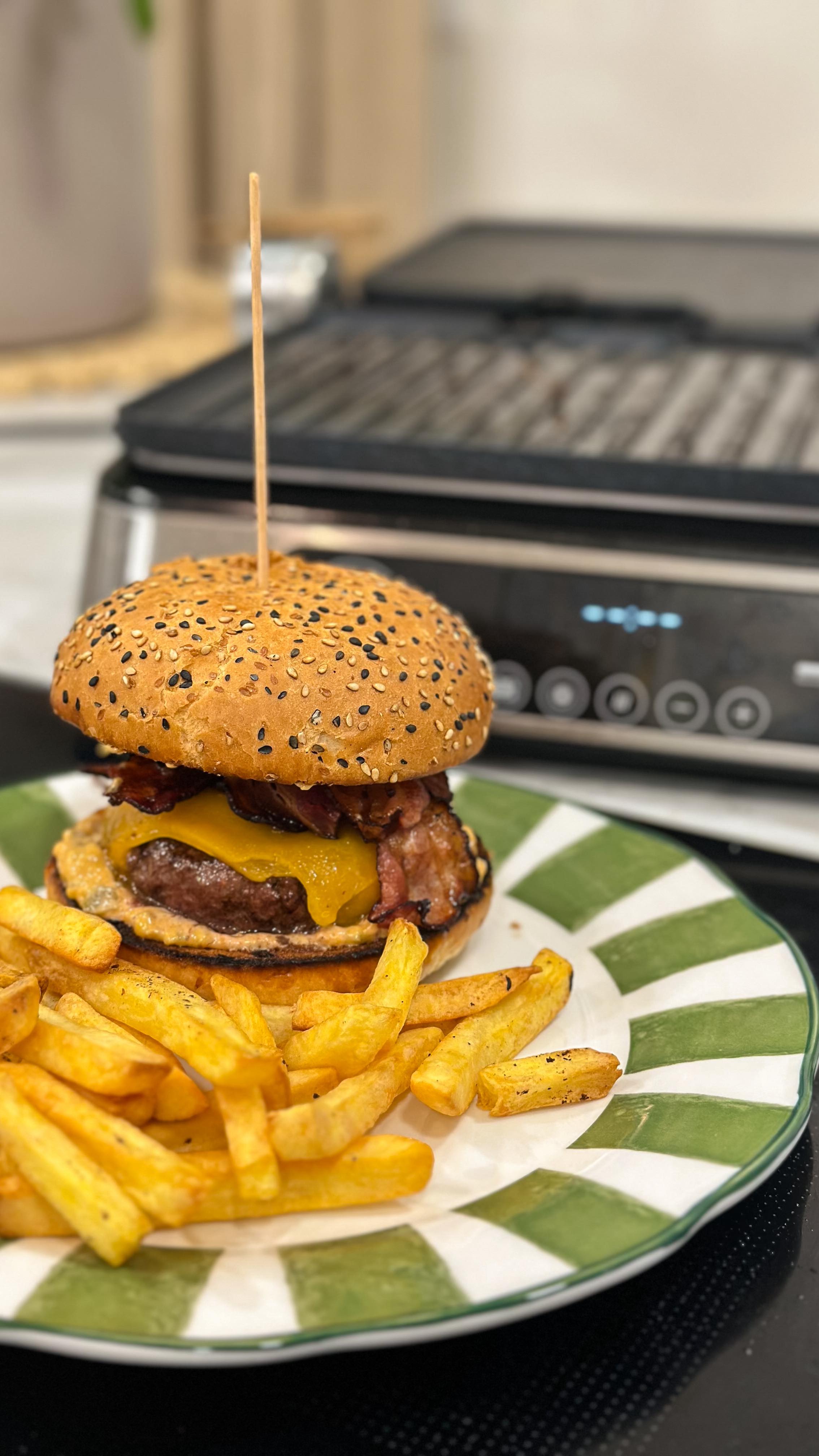 Instagram post by @cihlovy.dum for Braun Household. Caption reads: Na nás si podzimní počasí nepřijde!😁 Rodinnou....