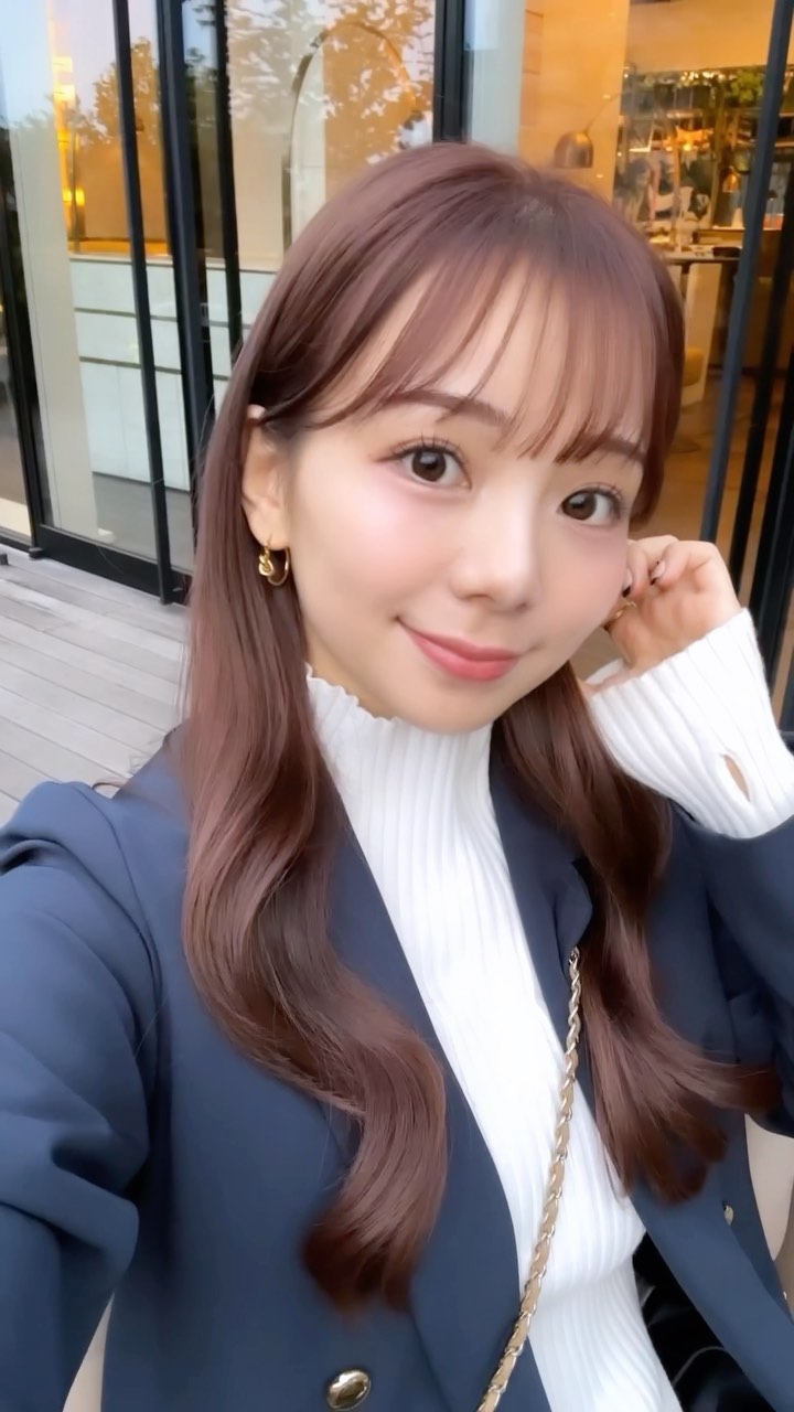 Instagram post by @sarit1215 for Gluck. Caption reads: 秋ってゴールドが可愛いいいい🫶🏻
お手頃だけど超可愛いセットのアクセサリー見つけてこればっかりつ....