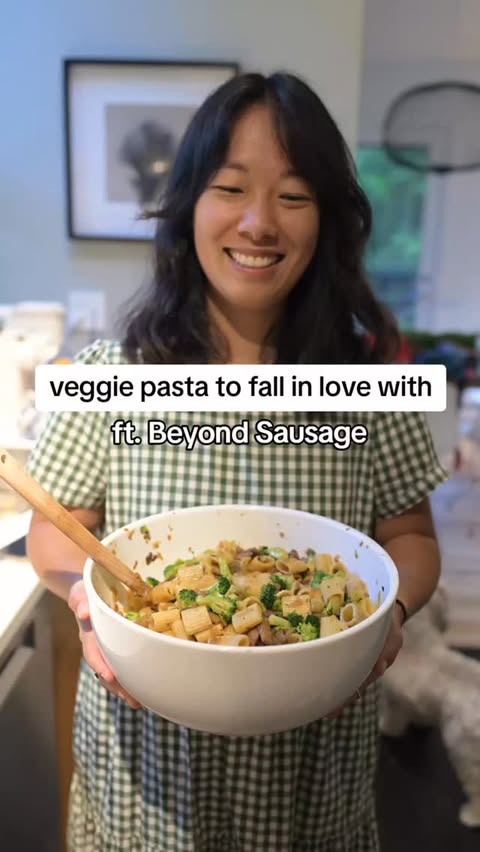 Instagram post by @imperfectidealist for Beyond Meat. Caption reads: [...] it out. Today we’ll be making it with....