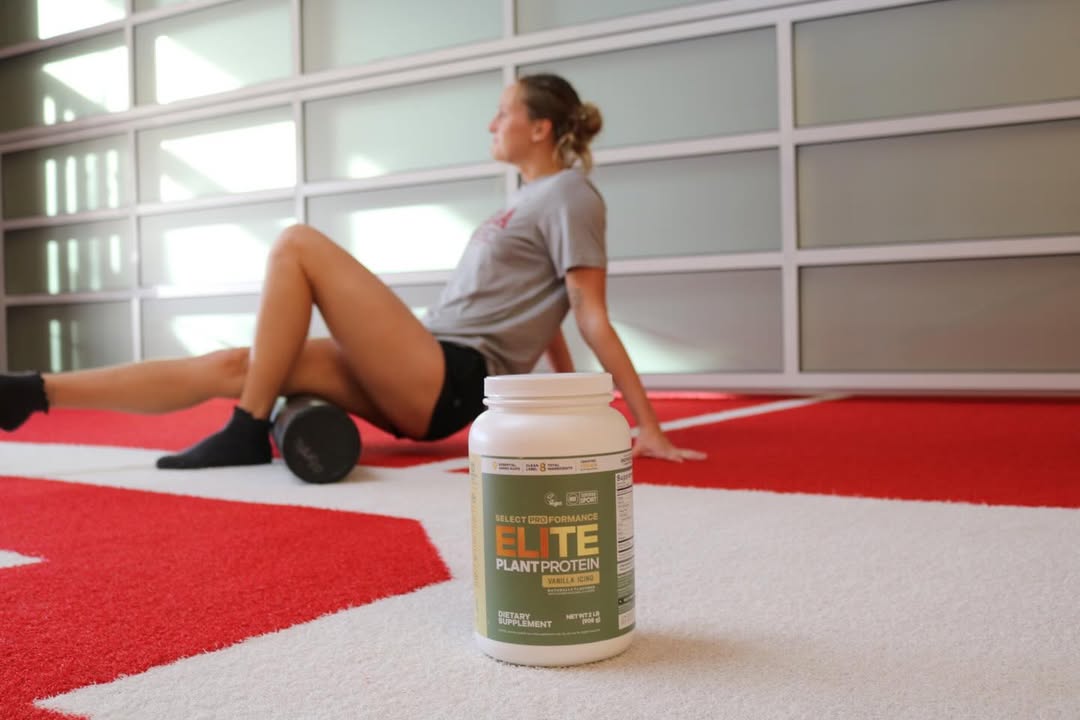 Instagram post by @lily.hann for 98Strong. Caption reads: [...] feel good doing it @selectproformance....