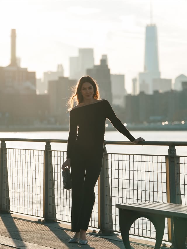 Instagram post by @jelena.nyc for Ann Taylor. Caption reads: [...] the season to look effortlessly chic....