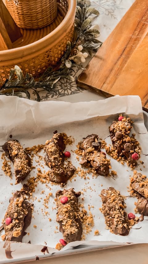 Instagram post by @haleymartinoxo for Nature Valley. Caption reads: #ad DIY Nature Valley Boppers with a holiday....