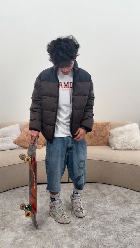 Instagram post by @youngmafiaaa for ThreadBeast. Caption reads: 4 outfits skate ready @threadbeast.