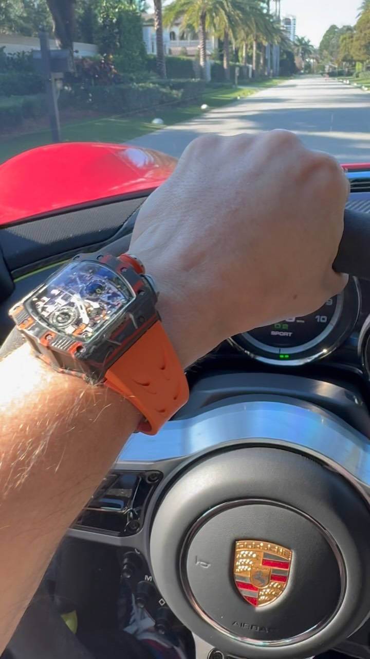 Instagram post by @howardpanes for Porsche USA. Caption reads: 918 brings out the Sunshine 🕺🕺
#porsche....