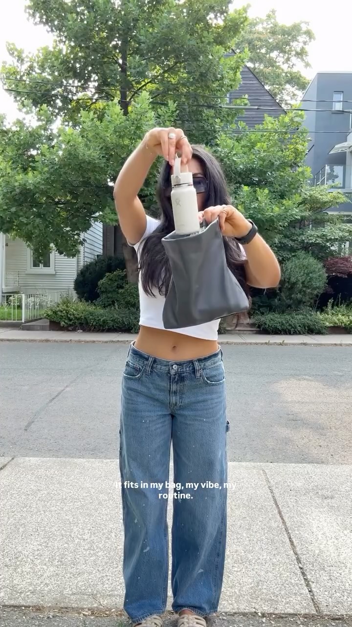 Instagram post by @happyfitzam for Hydro Flask. Caption reads: They say size doesn’t matter… but when it’s this....