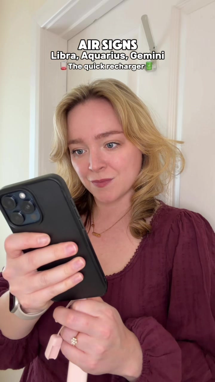 TikTok post by @stephaniebooty for INIU. Caption reads: [...] at least your phone battery isn’t with....
