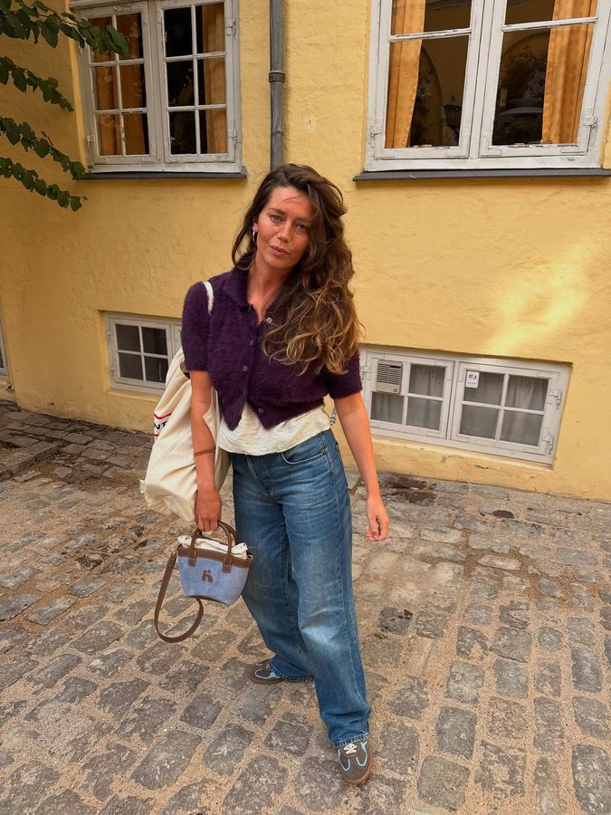 Instagram post by @isabellafrandsen for ALOHAS. Caption reads: The last weeks of summer summed up💕💕 Gifted tags....