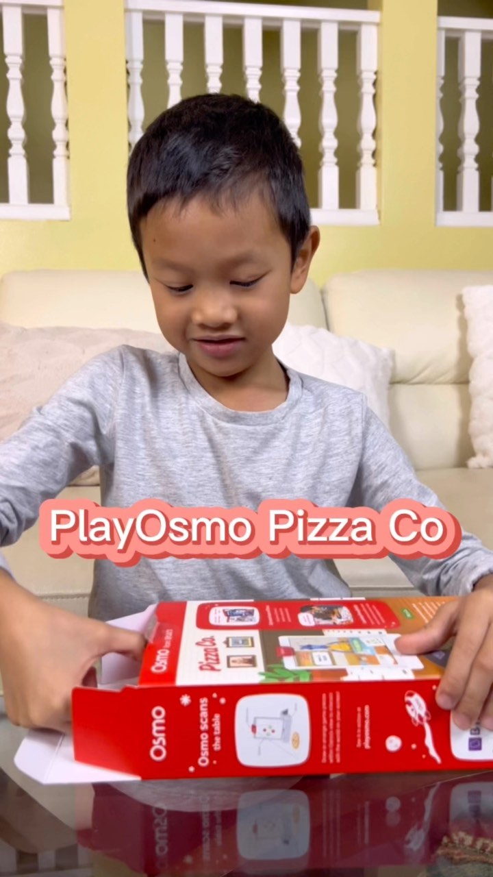 Instagram post by @themamfam for play Osmo. Caption reads: Dom had Pizza Co from @playosmo on his....