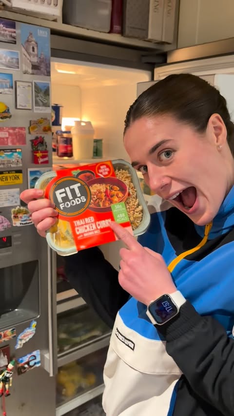 Instagram post by @w_grainne for Fit Foods. Caption reads: [...] what to cook for dinner, having a Fit Foods....