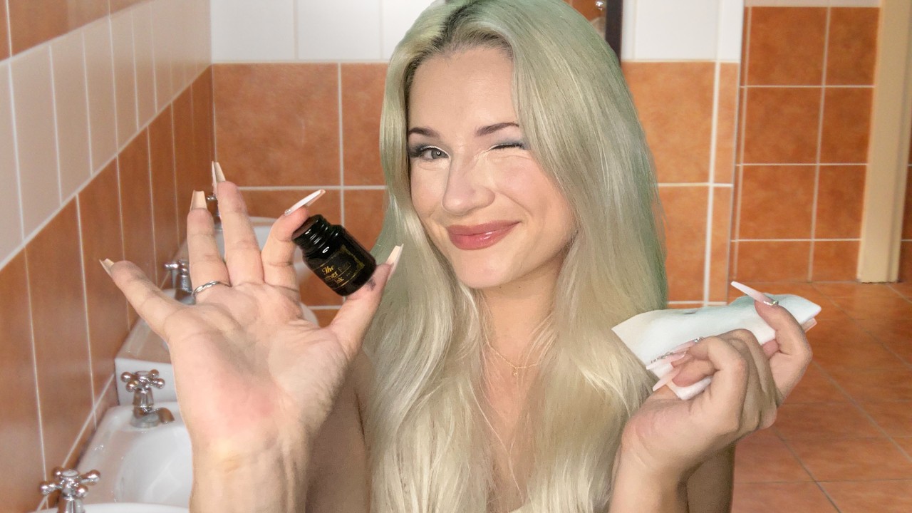 YouTube post by @tee_asmr for Ana Luísa Bolos e Doces. Caption reads: ASMR Cool Girl Tattos You at Prom (Roleplay).