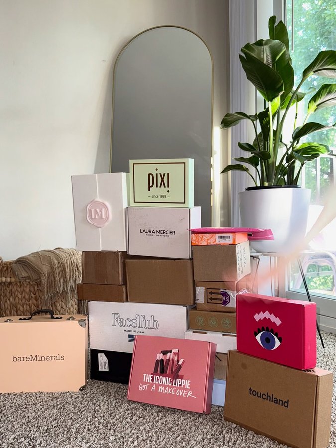 Instagram post by @karlaartmakeup for Ardell Beauty. Caption reads: [...] @anastasiabeverlyhills @lauramercier....