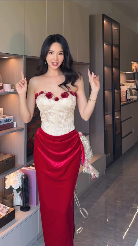 Instagram post by @ivypang.styled for LaceMade. Caption reads: [...] look? 🌸 This gorgeous dress is from....