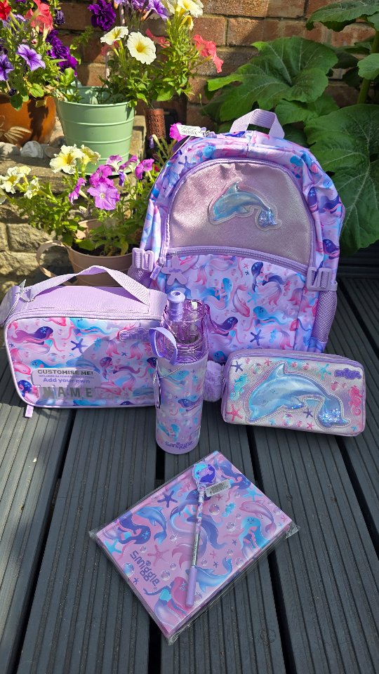 Instagram post by @gracesummerivyandmummy for Smiggle. Caption reads: [...] to unbox the new Aspire Collection from....