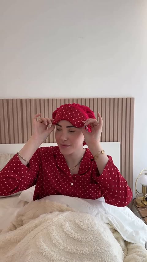 Instagram post by @linayahyaoui for Yves Rocher. Caption reads: A lot of love to everyone, wherever you are 🤍
Be....