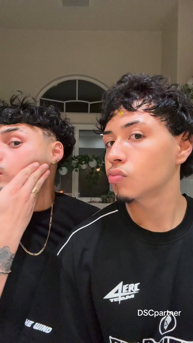 Instagram post by @ezzmo_ for Dollar Shave Club. Caption reads: Wouldn’t recommend anything else’s....