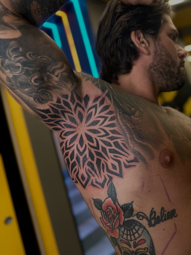 Instagram post by @elisa.esposto for Pepax Official. Caption reads: Armpit tattoo for Raffaele 😎
What do you....