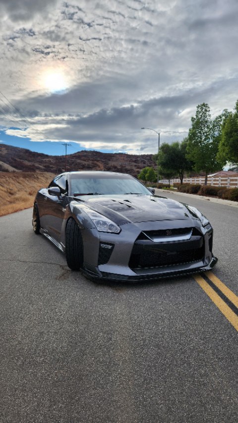 Instagram post by @gmoney.boss for HIREV SPORTS. Caption reads: [...] / Supported by @estrellacreationsetc....