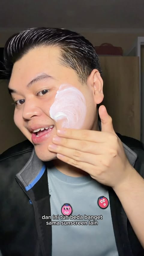 Instagram post by @izanesia for Facerinna. Caption reads: [...] anti white cast! #trend #skincarecowok....