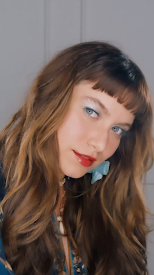 Instagram post by @sofiareyes for Mercado Libre. Caption reads: ✨✨ GLAM IT UP ✨✨✨ HAY MODA EN @mercadolibre✨✨✨✨....