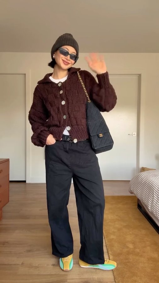 Instagram post by @imalyssalau for ALOHAS. Caption reads: [...] t-shirt
@deijistudios pants
@alohas....