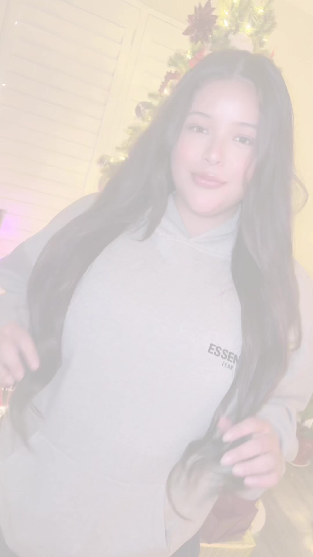 TikTok post by @vanz_fo for Dooreshair. Caption reads: Dm for installation!#dooreshairextensions....