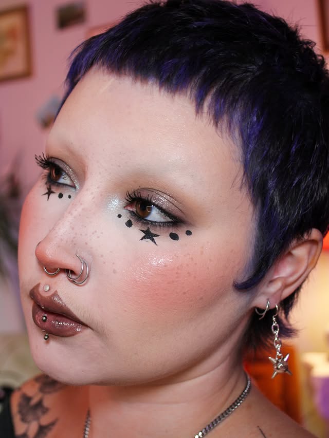 Instagram post by @toryzink_ for Blend Bunny Cosmetics. Caption reads: [...] - Using Received in PR-*....