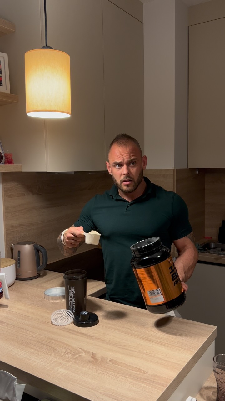 Instagram post by @turzo.tibor_official for SCITEC PRO. Caption reads: Az élet nem mindig korrekt!....