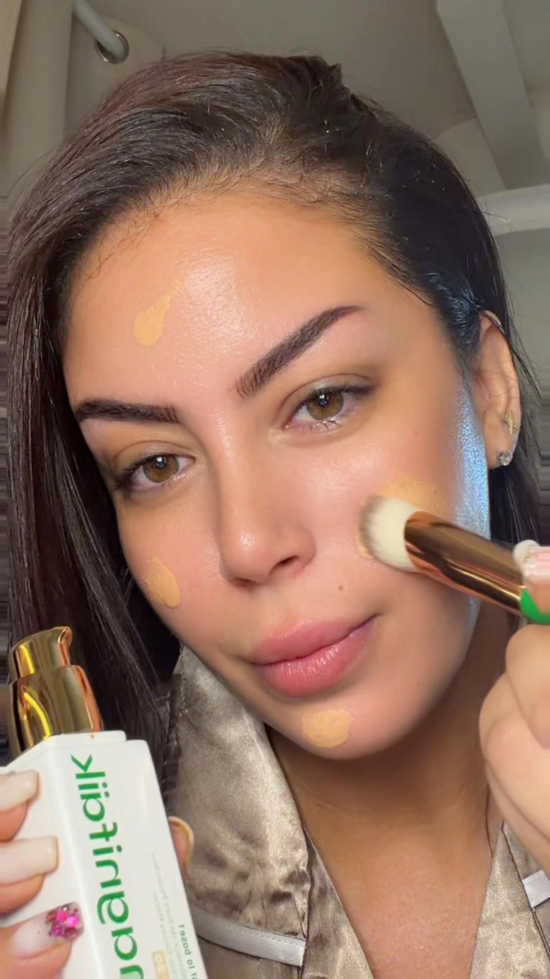 TikTok post by @sabrinahck for Magnifaïk. Caption reads: @Magnifaïk Beauty #magnifaikbeauty #makeup [...].