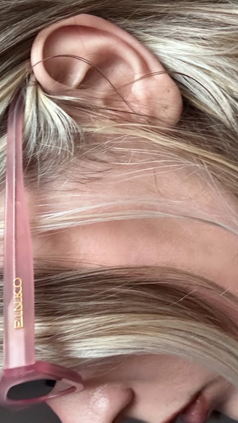 Instagram post by @sovradosaggio for PINKO. Caption reads: i let the world turn pink for a sec....