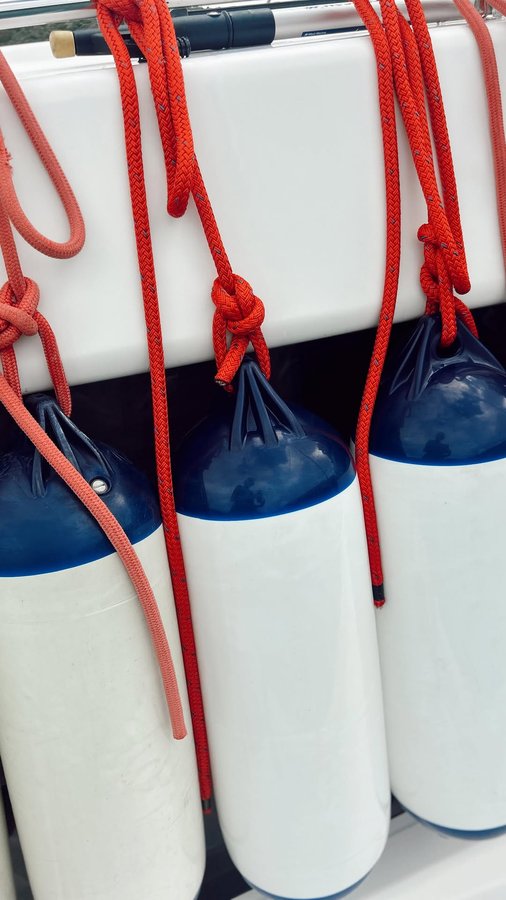 Instagram post by @sarahgtucker for Southern Tide. Caption reads: [...] sailing with my family thanks to the....