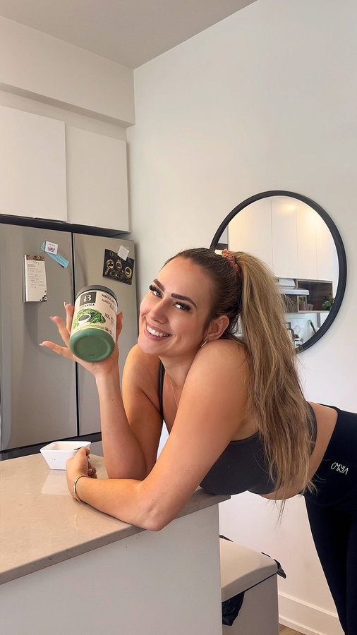 Instagram post by @justina.sadecki for Botanica Health. Caption reads: Do you ever notice that after a few days of eating....