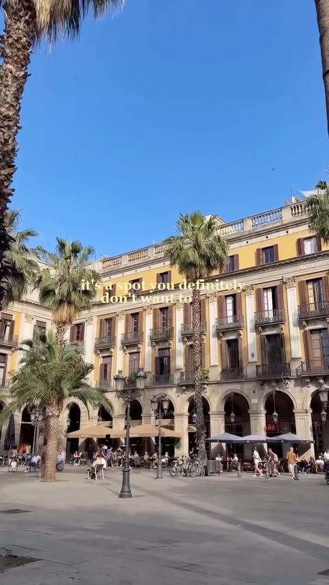 Instagram post by @dens_destinations for GetYourGuide. Caption reads: [...] Barcelona without the crowds with....