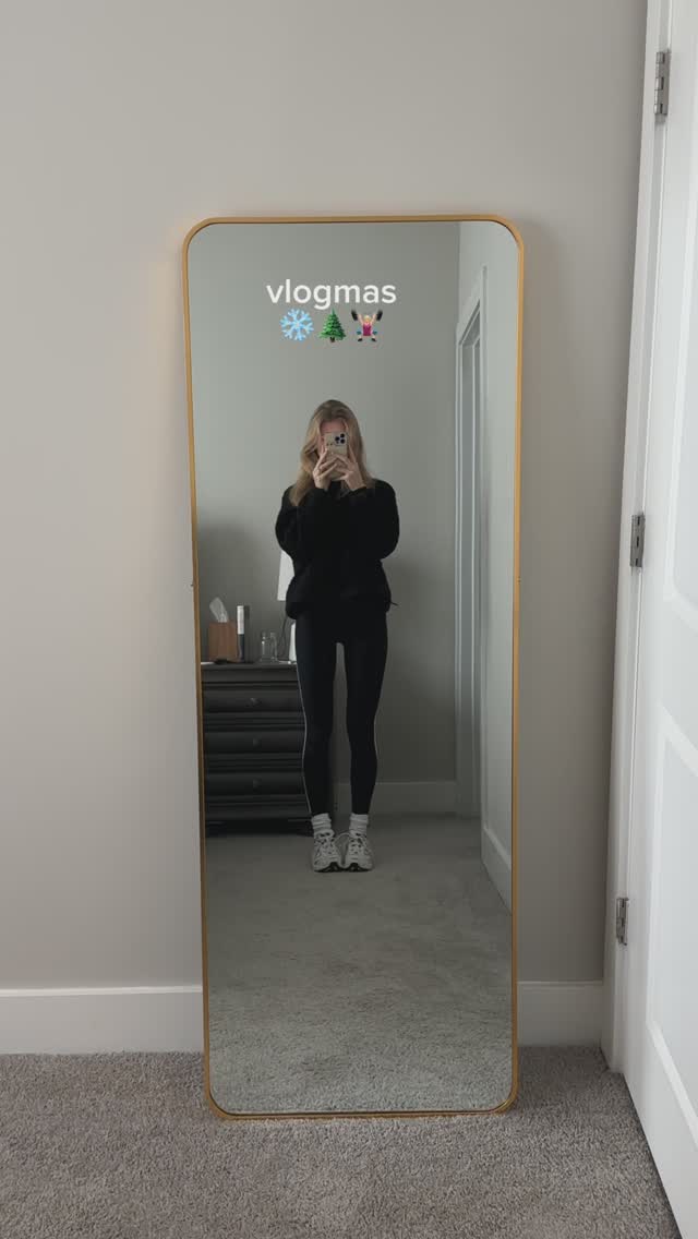 Instagram post by @siennacartier for The Good Patch. Caption reads: Back at it with @thegoodpatch!💪🏼 i’ve been using....