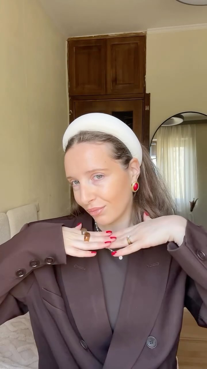 Instagram post by @eva_balu for Bazzaal. Caption reads: @beautyofjoseon_official 🤎💫
@bazzaal_ 🤍

🔗You....