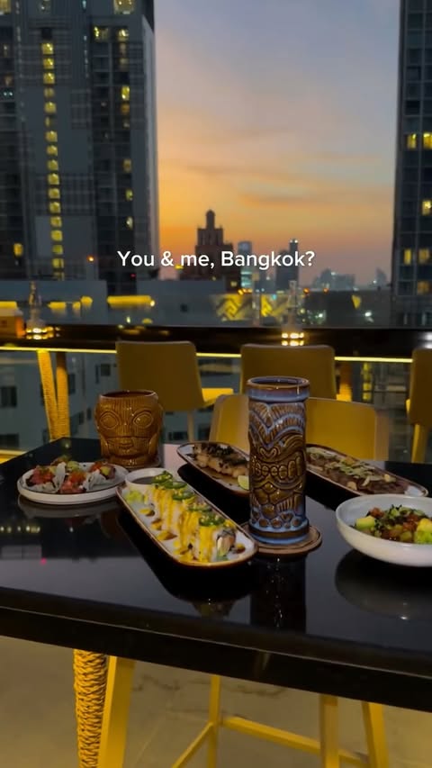 Instagram post by @tropic.destination for Luxury Escapes. Caption reads: Mini guide for your next Bangkok trip!

Be ready....