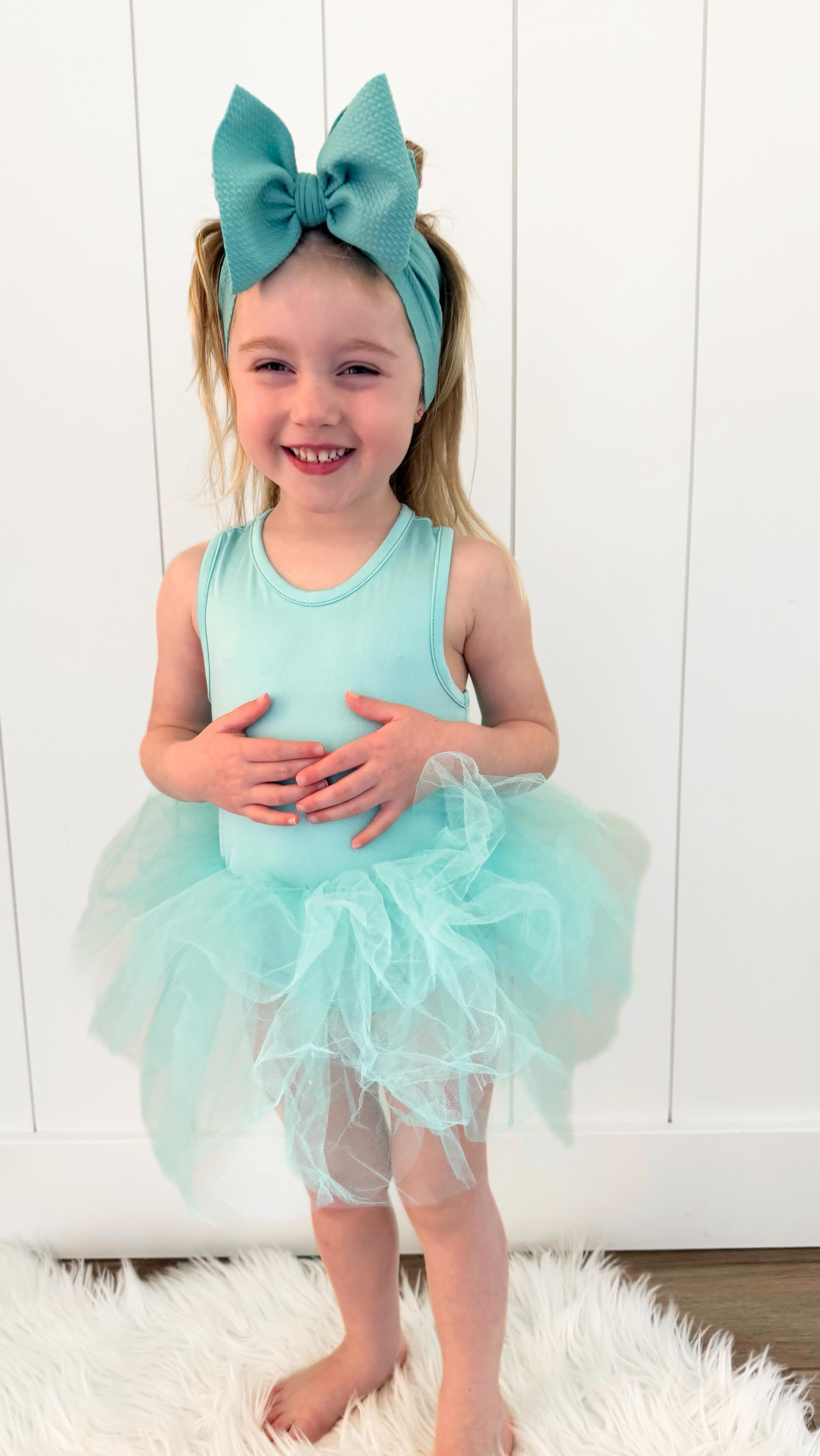 Instagram post by @rachaelweber29 for iloveplum. Caption reads: Don’t let anyone ever dull your sparkle bb girl✨🩵....