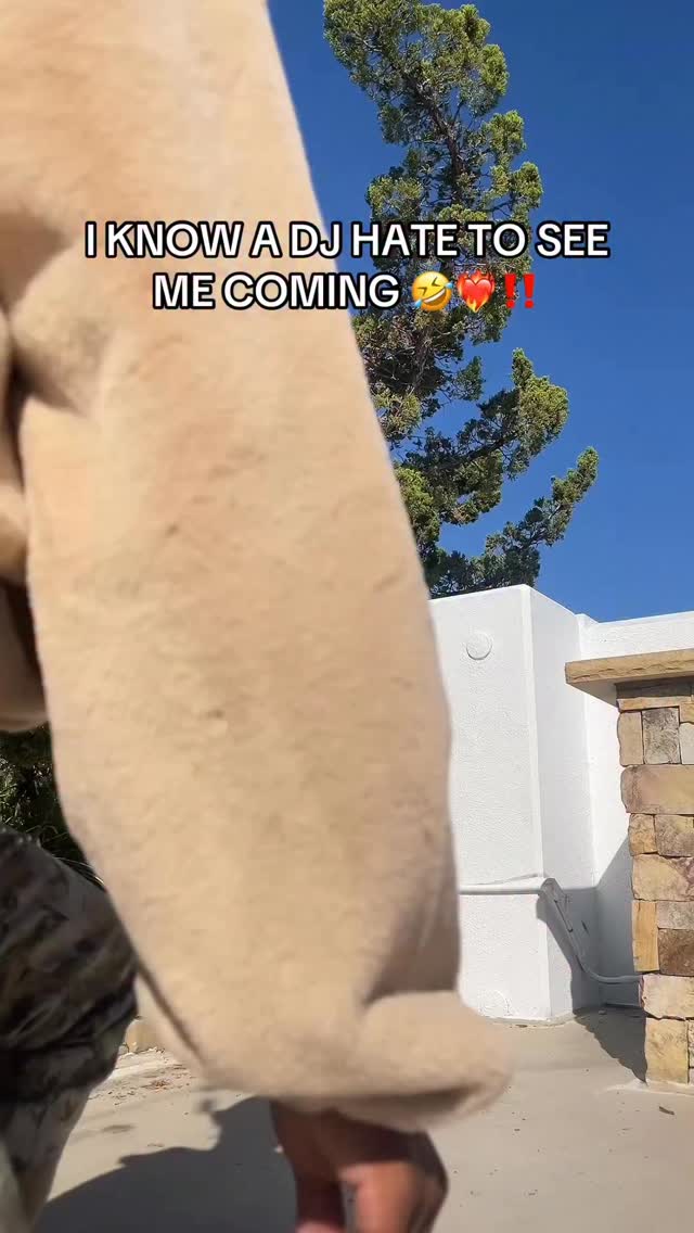 Instagram post by @raymondturnerjr for Citi Trends. Caption reads: 👇🏾👉🏾 Tag a friend 👀‼️
•
•
I said I had to....