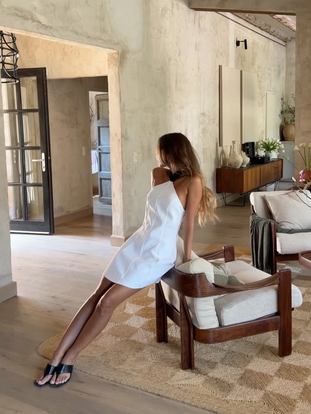 Instagram post by @marianabvmartins for Lefties. Caption reads: [...] day in this finca and i gotta say, lefties....