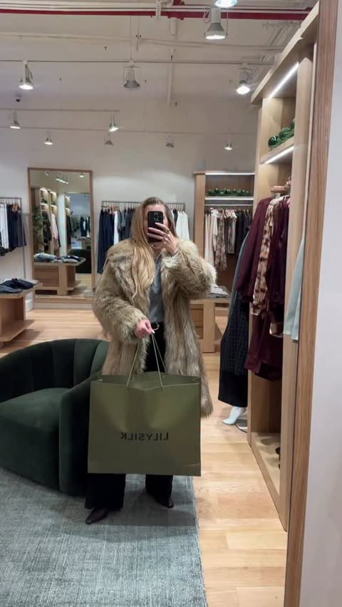 Instagram post by @ashleywalseman for LilySilk. Caption reads: [...] last minute holiday shopping with @lilysilk....