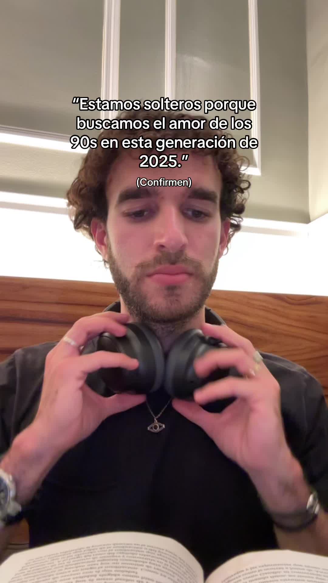 TikTok post by @paolo_aponte for SOUNDPEATS. Caption reads: @SOUNDPEATS ....