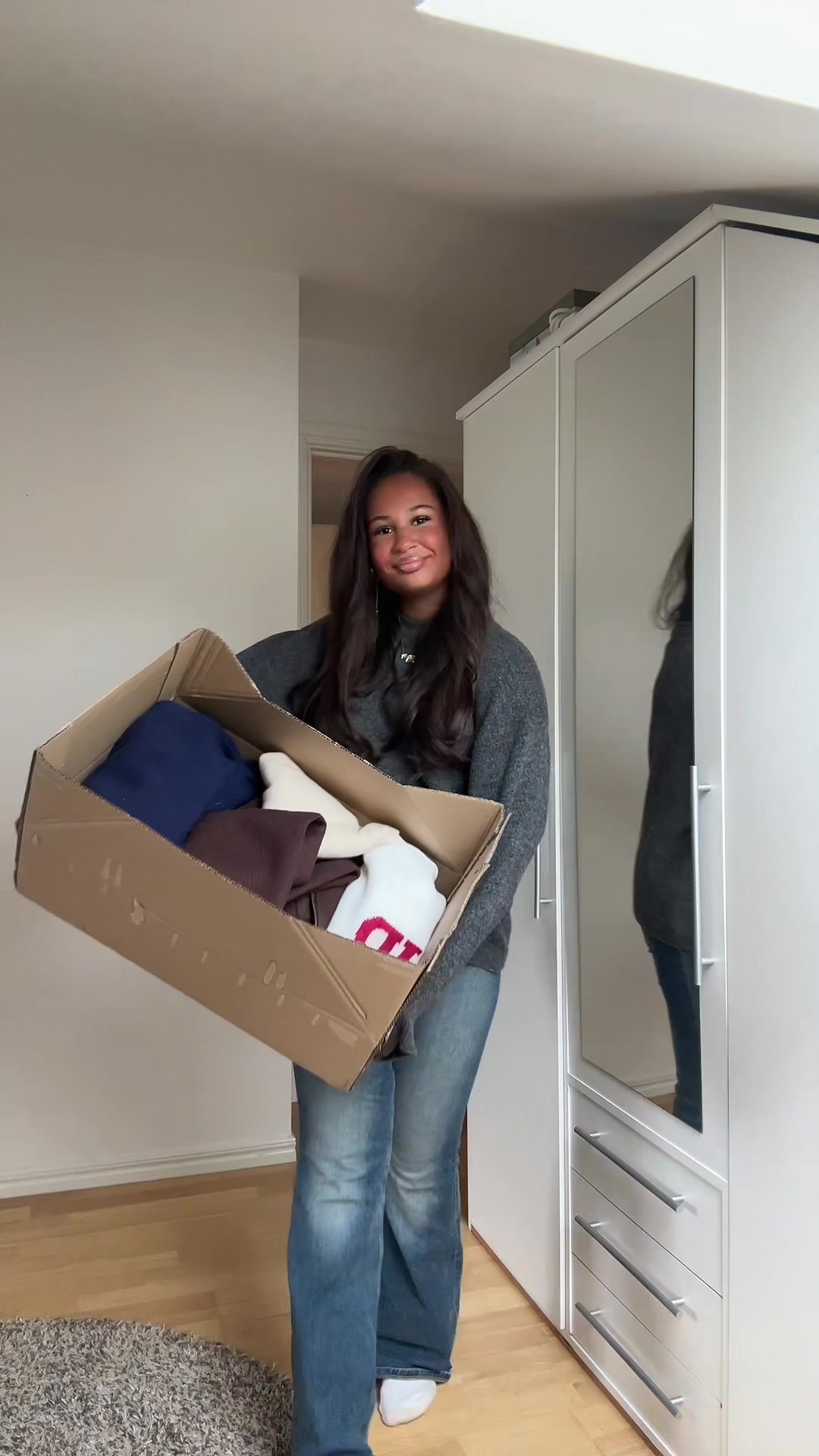 TikTok post by @isabellamensahh for Meet Me There. Caption reads: Tack @meet me there !!💘 samarbete.