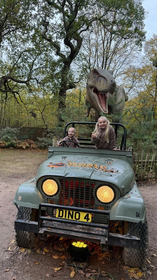 Instagram post by @erin.grace.b for Hertfordshire Zoo. Caption reads: Did you know @hertfordshirezoo has a Dinos After....