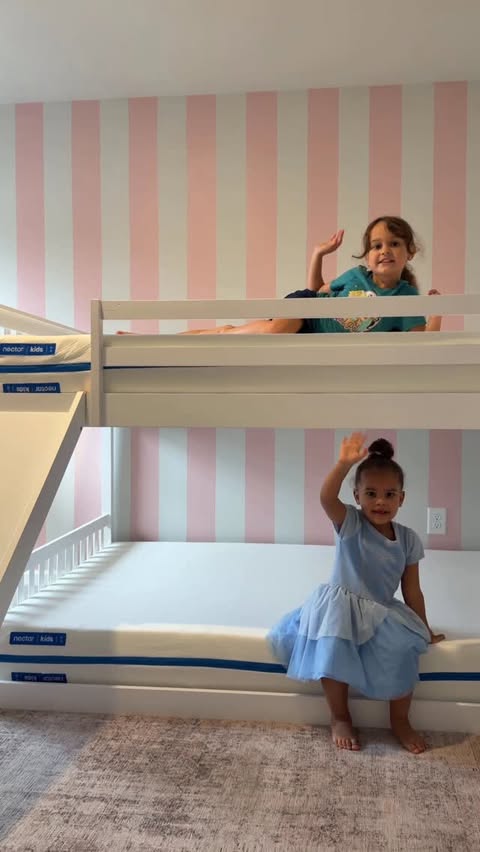 Instagram post by @jessigoberr for Nectar Sleep. Caption reads: Sleep has never been better! 💤😴
@nectarsleep....