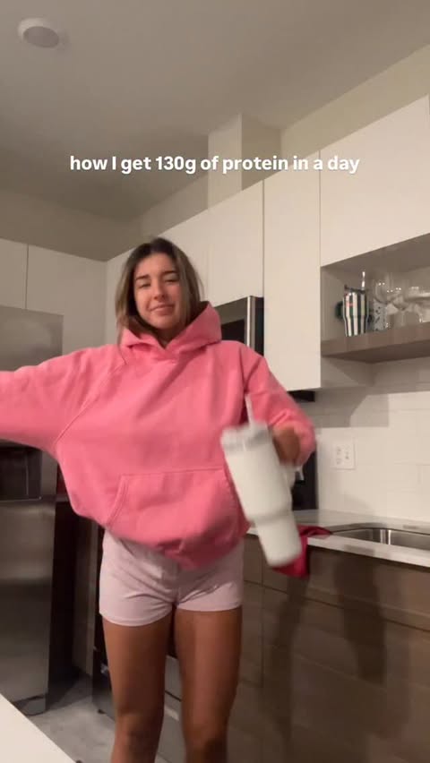 Instagram post by @taycrumssss for Kettle & Fire. Caption reads: WIEIAD ON A LEG DAY 😤 + how I hit my protein....