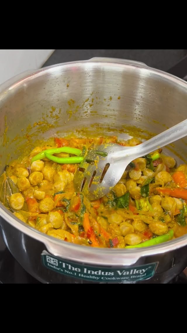 Instagram post by @aswinikichen987_official for The Indus Valley. Caption reads: @theindusvalley 💚 The Indus Valley: 100% Healthy....