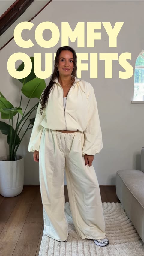 Instagram post by @paulientilstra for PrettyLittleThing. Caption reads: Comfy, but make it cute 🤎 @prettylittlething ad....