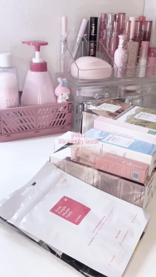 Instagram post by @xbeautytipsss for COSRX. Caption reads: jolse kbeauty haul 🩷

available on jolse!....